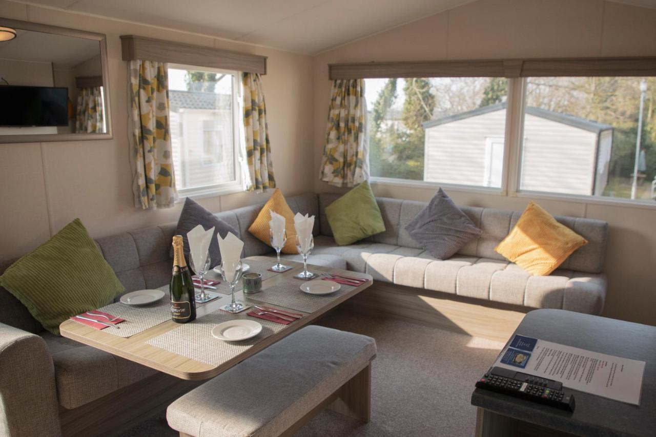 41 Orchard Bank, 3 Bed, Rockley Park Poole Villa Exteriör bild